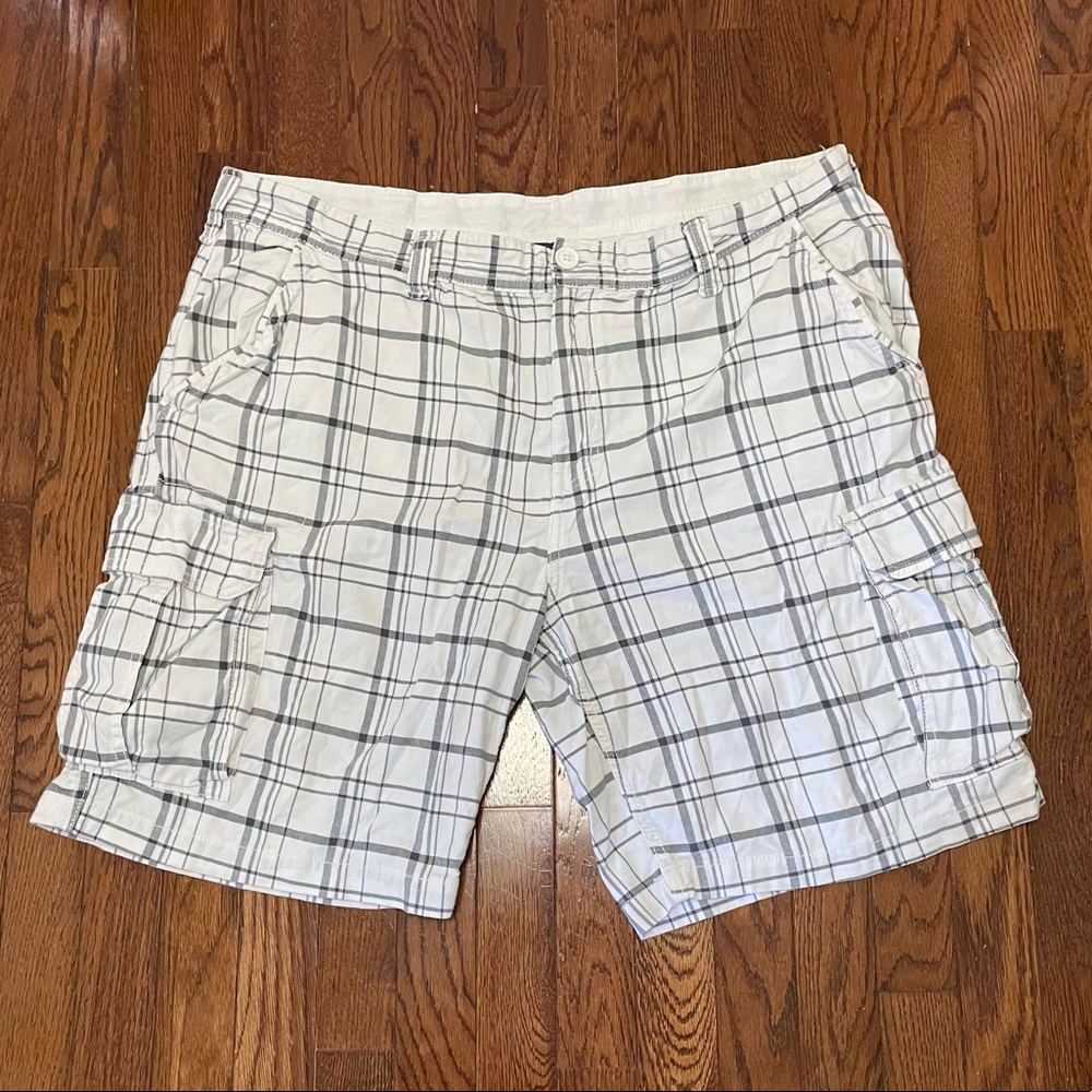 George White Plaid Cargo Shorts Size 42